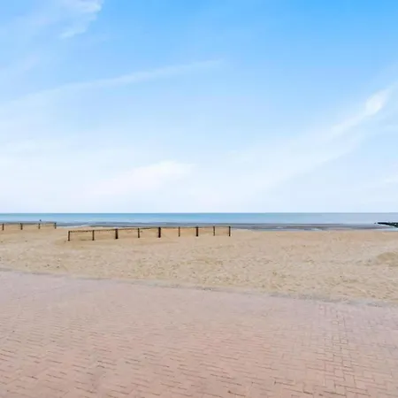 In Near The Beach, Cleaning Included Hébergement de vacances